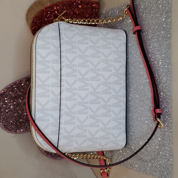 ๐HP๐ Michael Kors ๐NWT๐ Hibiscus Center Stripe Dome Crossbody Purse!๐๐๐ - Picture 10 of 16